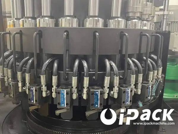 Gazlangan ichimliklarni to'ldirish mashinasi | Yuqori tezlikdagi gazlangan ichimliklar uchun to'ldirish liniyasi