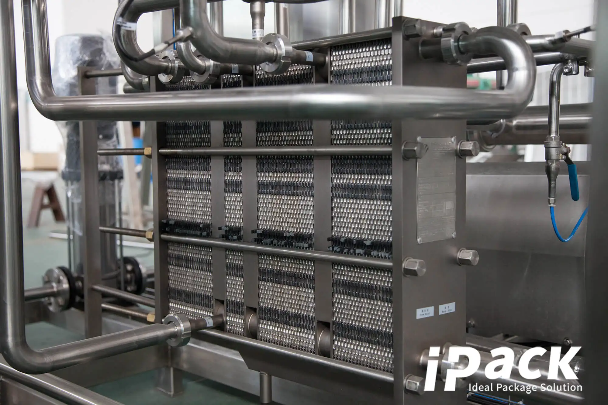 Rotary Soda Filling Machine | High-Speed Carbonated Beverage Line