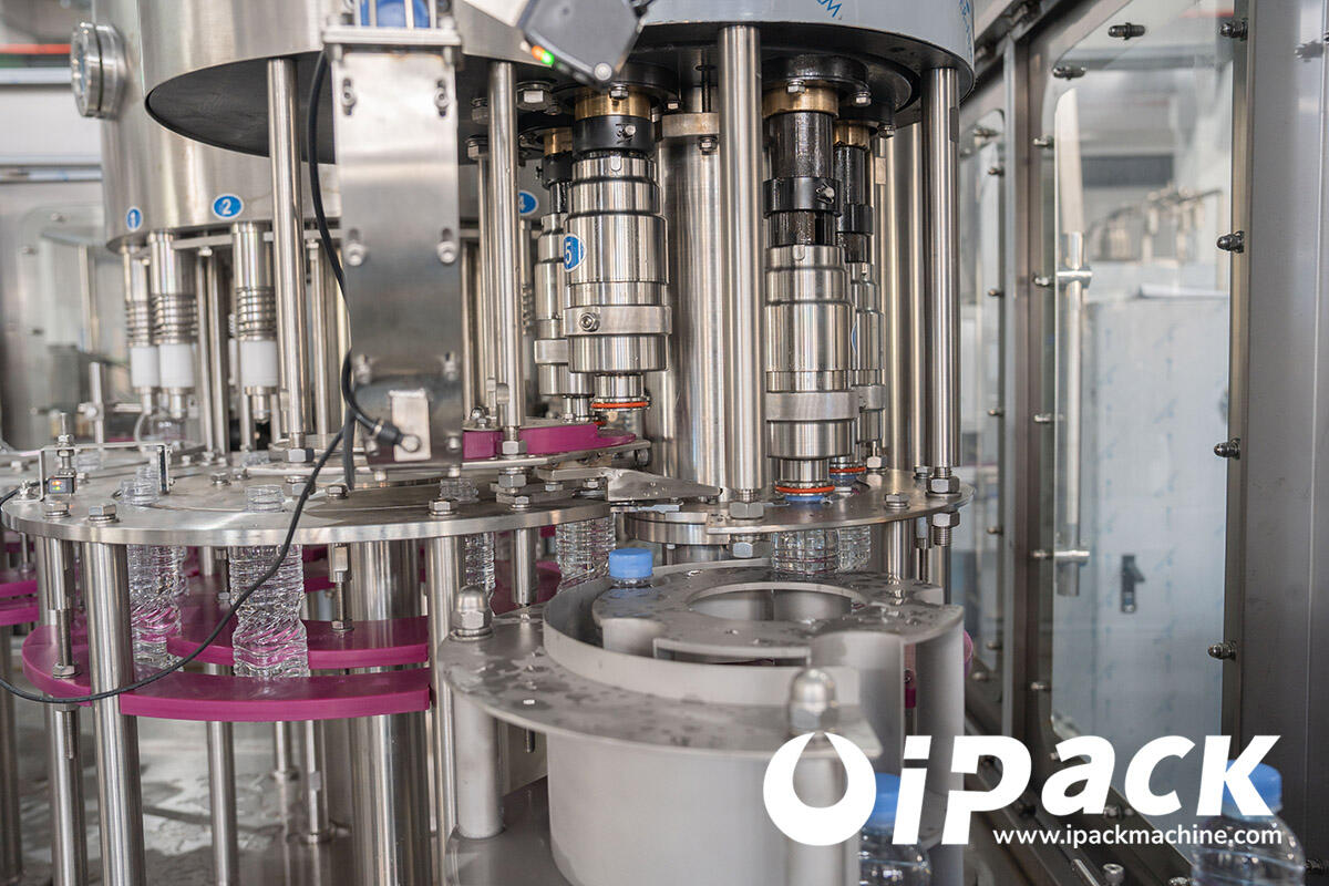 Производител на машина за пълнене с вода: Механично-електрическо-пневматична интеграция за ефективна, хигиенна обработка на бутилки