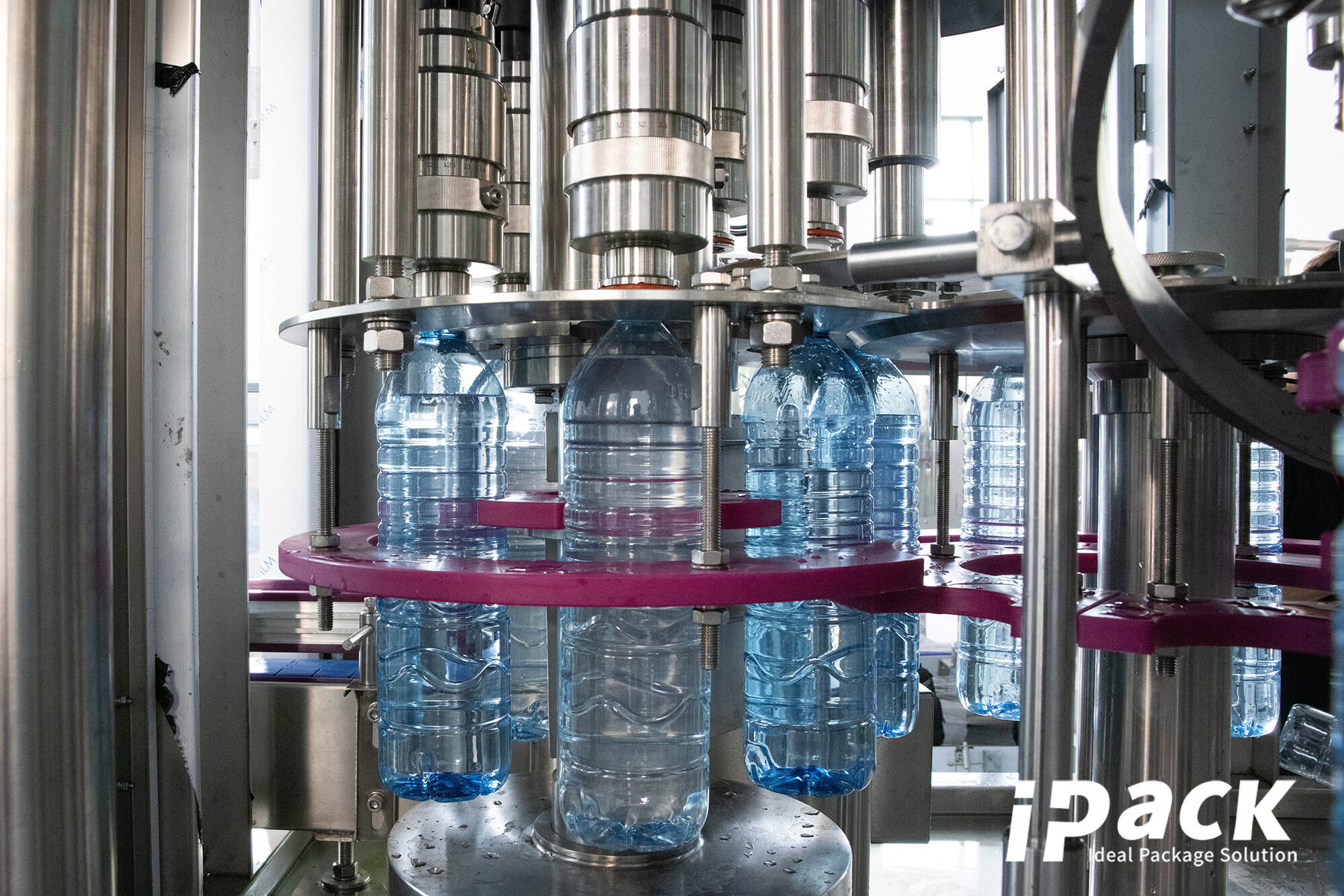 Bottled Water Production Line: Rust-Proof Design with Integrated Washing, Filling & Capping for Quality Drinks 