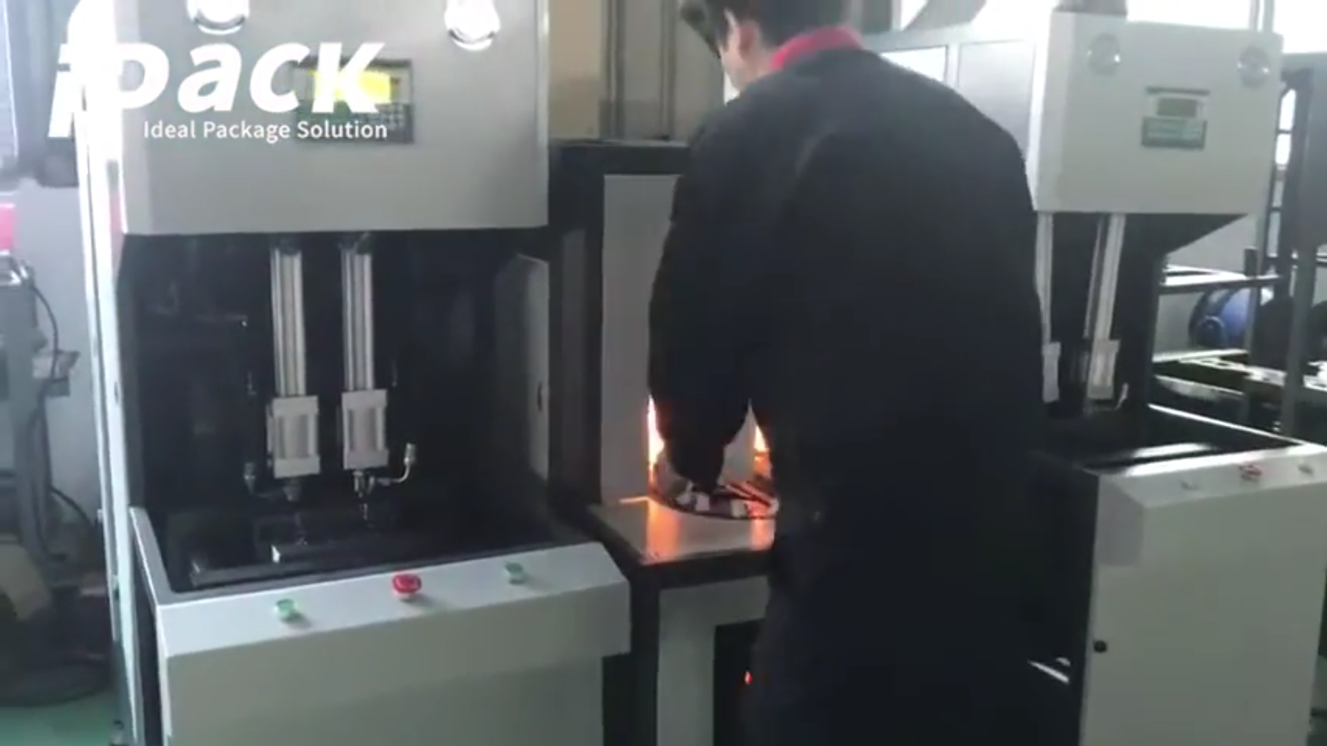 Semi Auto 2 Cavities PET Bottle Blowing Machine