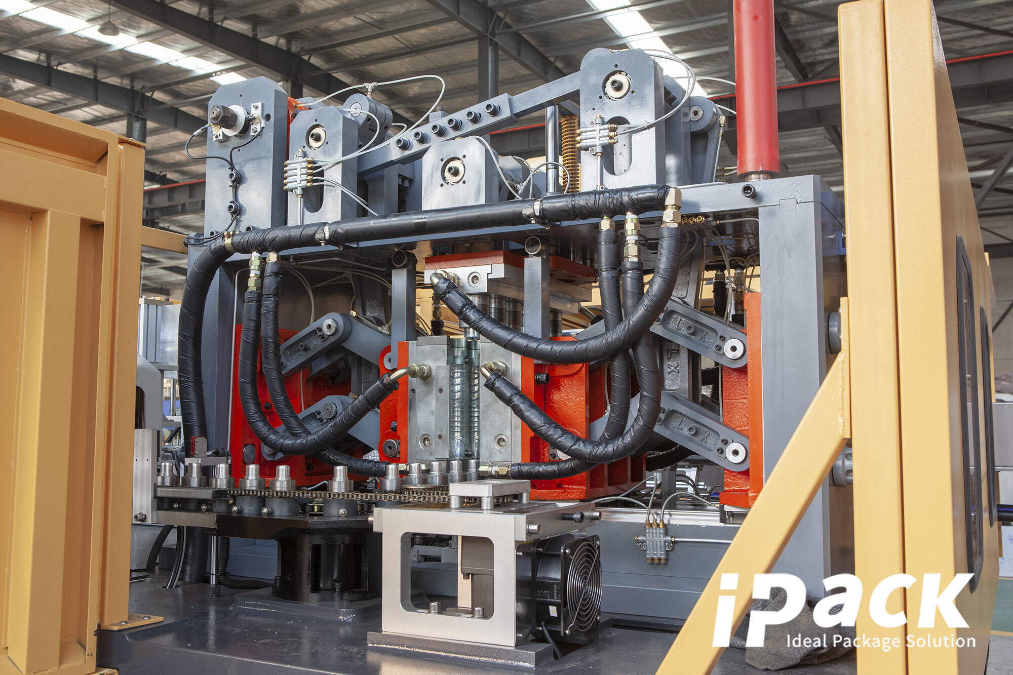 Macchina per lo stampaggio a soffiaggio di bottiglie in PET: affidabile per l'imballaggio in PET di bevande, olio commestibile e prodotti di consumo quotidiano