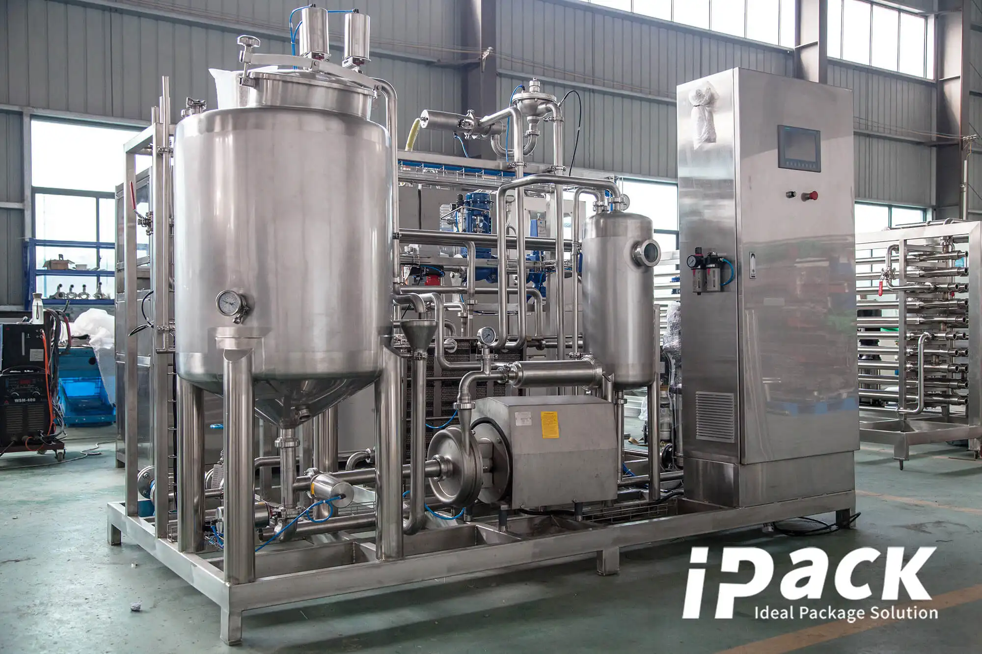 Gazlangan suv butilkasini boshqarish mashinasi | Avtomatlashtirilgan quti to'ldirish tizimlari