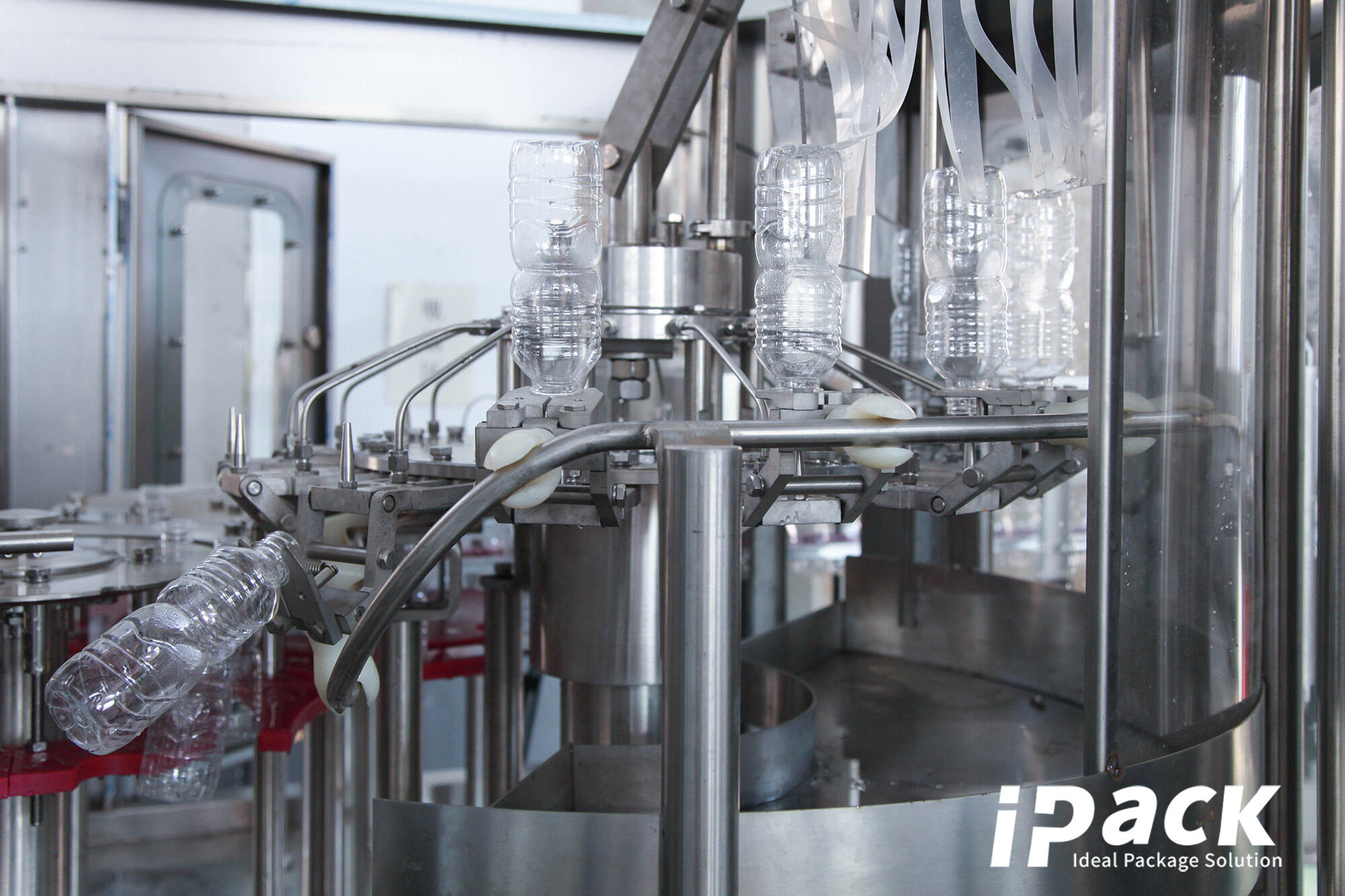 Sistemas de Envasado de Agua: Integra Lavado, Llenado y Taponado con Esterilización para la Producción Higiénica de Bebidas