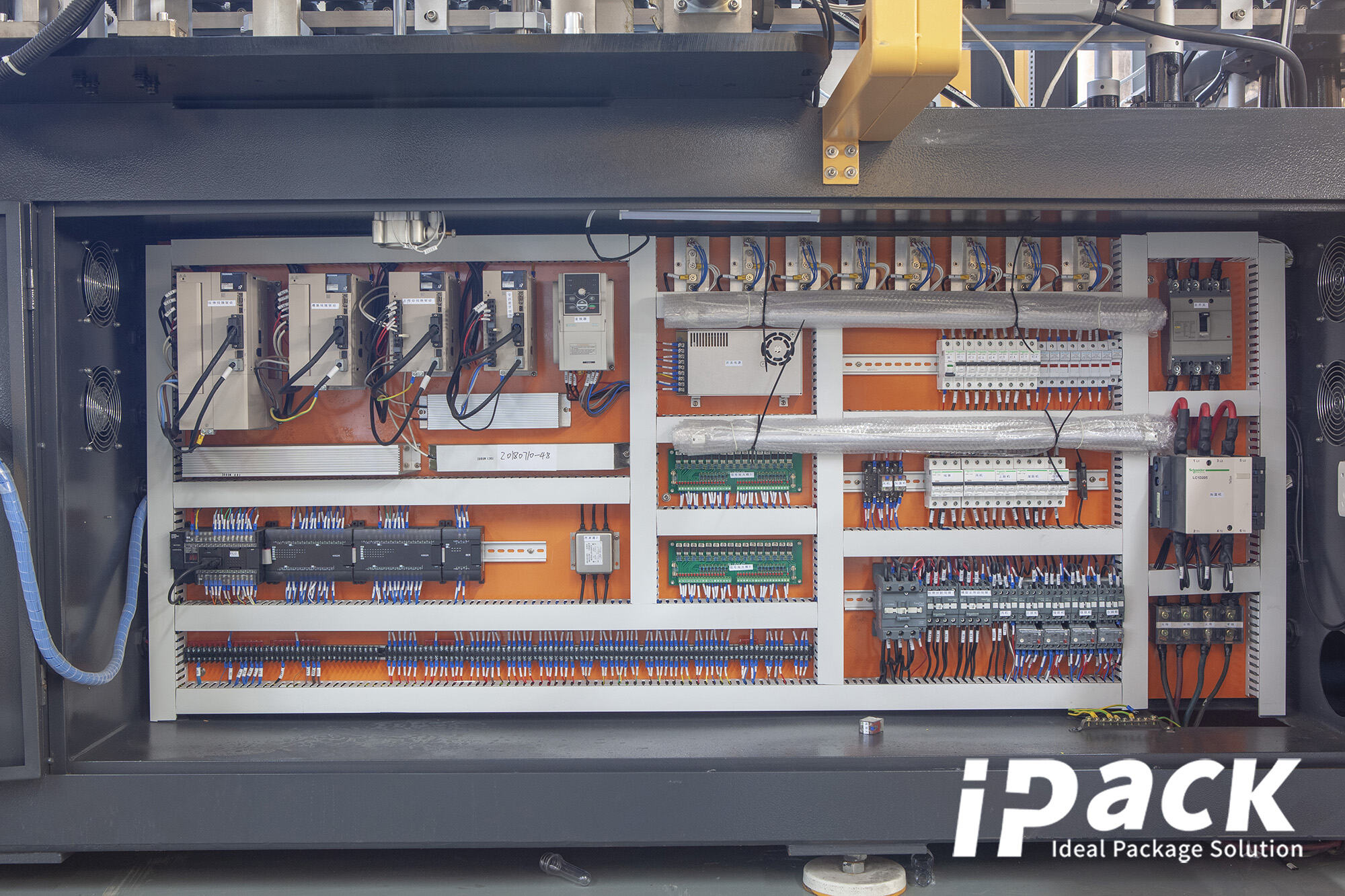 Máquina Automática de Soplado de Botellas para Mascotas: Absorbe Tecnología Nacional y Extranjera para la Producción de Contenedores PET de Alta Calidad