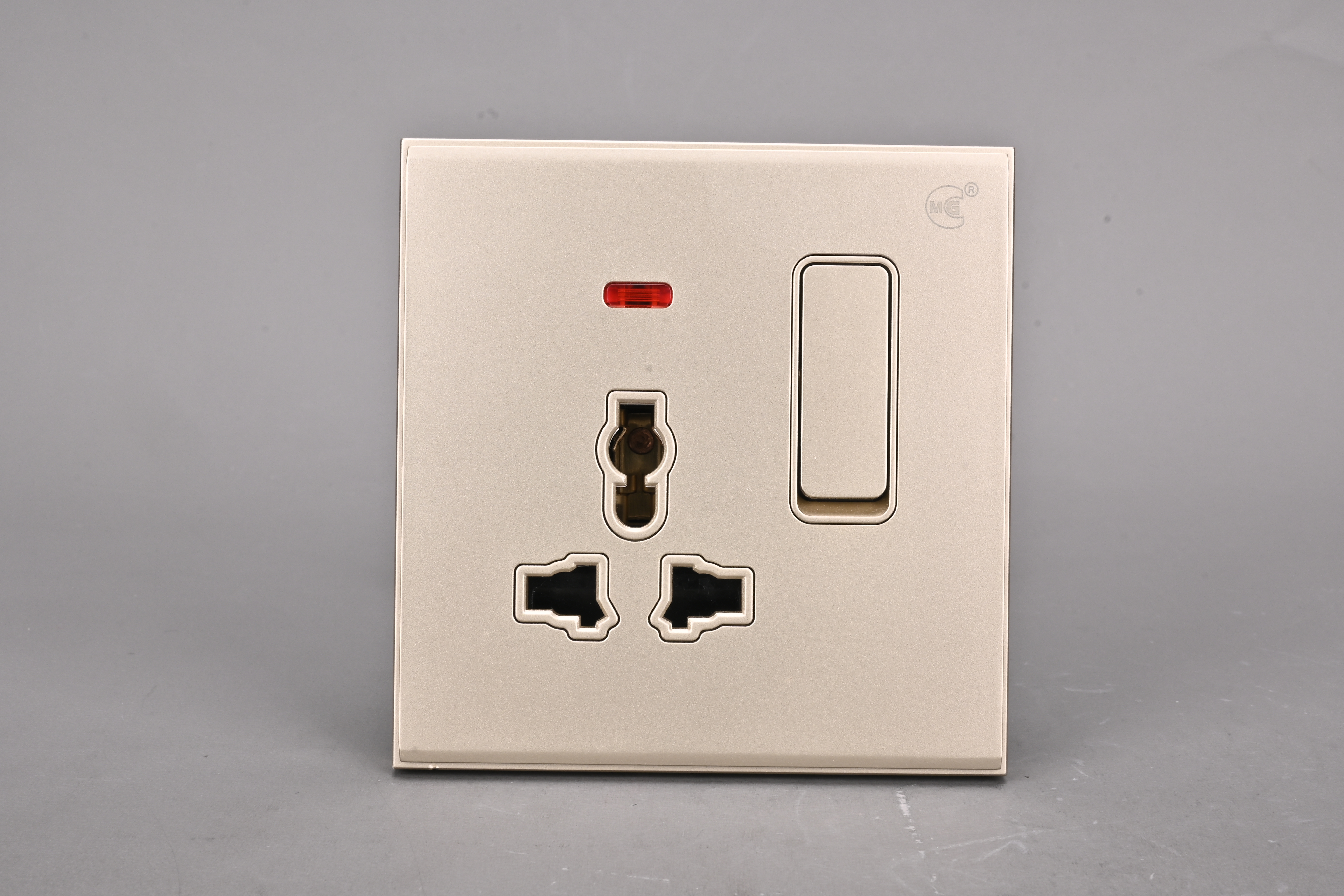 첨단 안전 기능 및 아동 보호