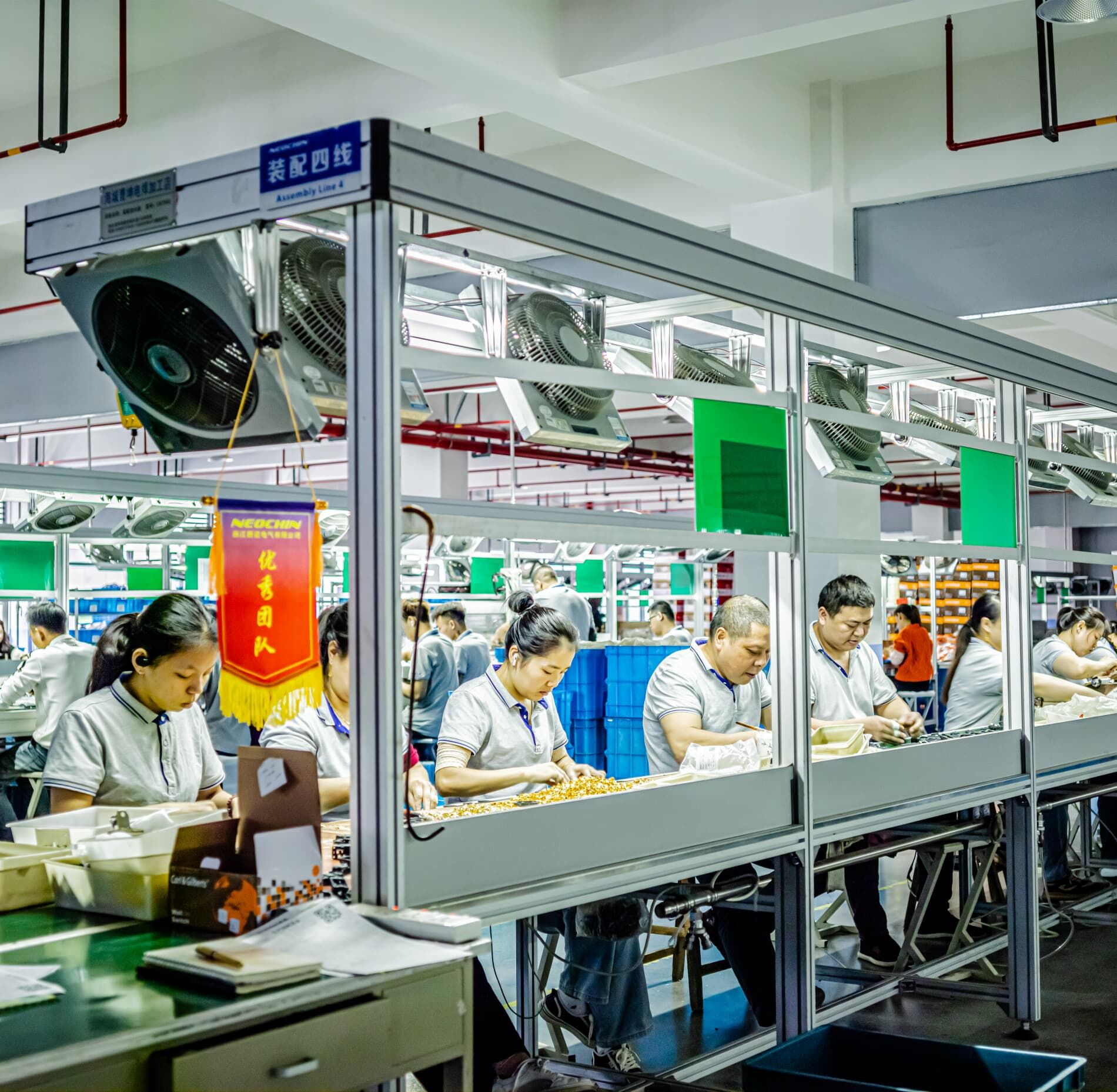 ব্যাপক বৈশ্বিক সরবরাহ চেইন এবং গ্রাহক সমর্থনের উৎকৃষ্টতা