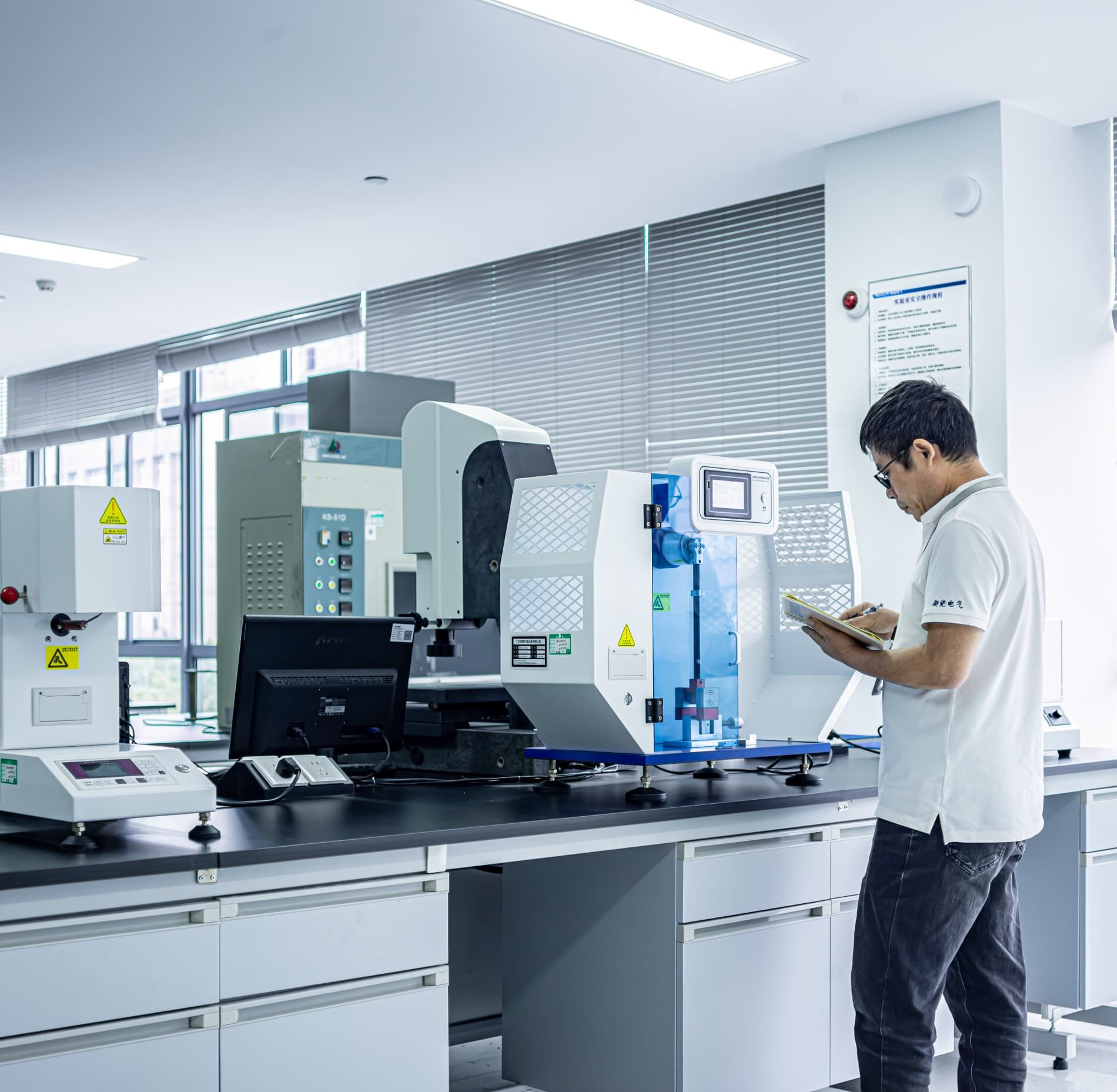 ব্যাপক নিরাপত্তা এবং সুরক্ষা বৈশিষ্ট্য