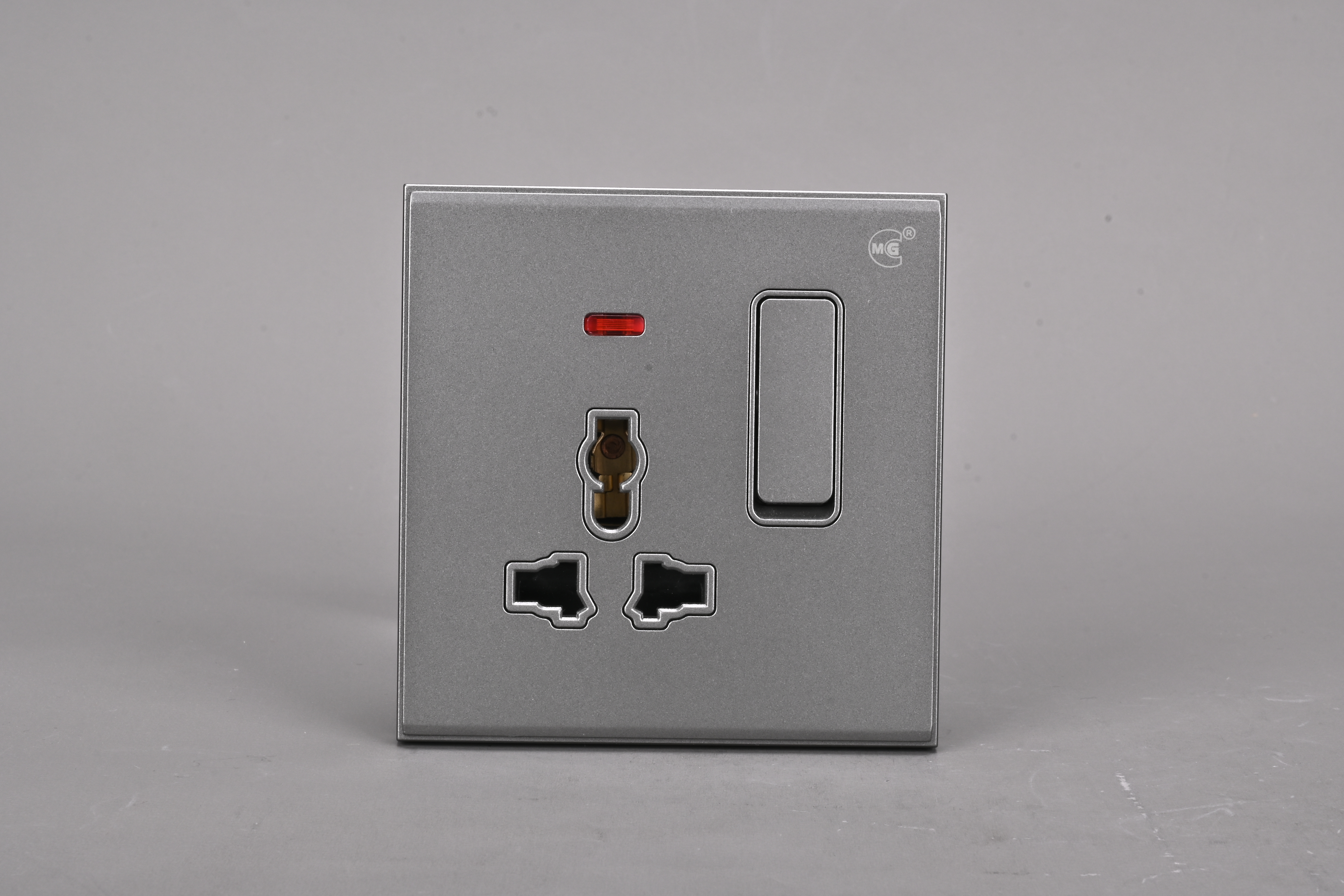 최대한의 어린이 안전을 위한 고급 셔터 메커니즘