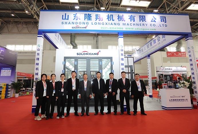 Shandong Longxiang's booth at the 2021 AMR Beijing International Automobile Exhibition was extremely popular