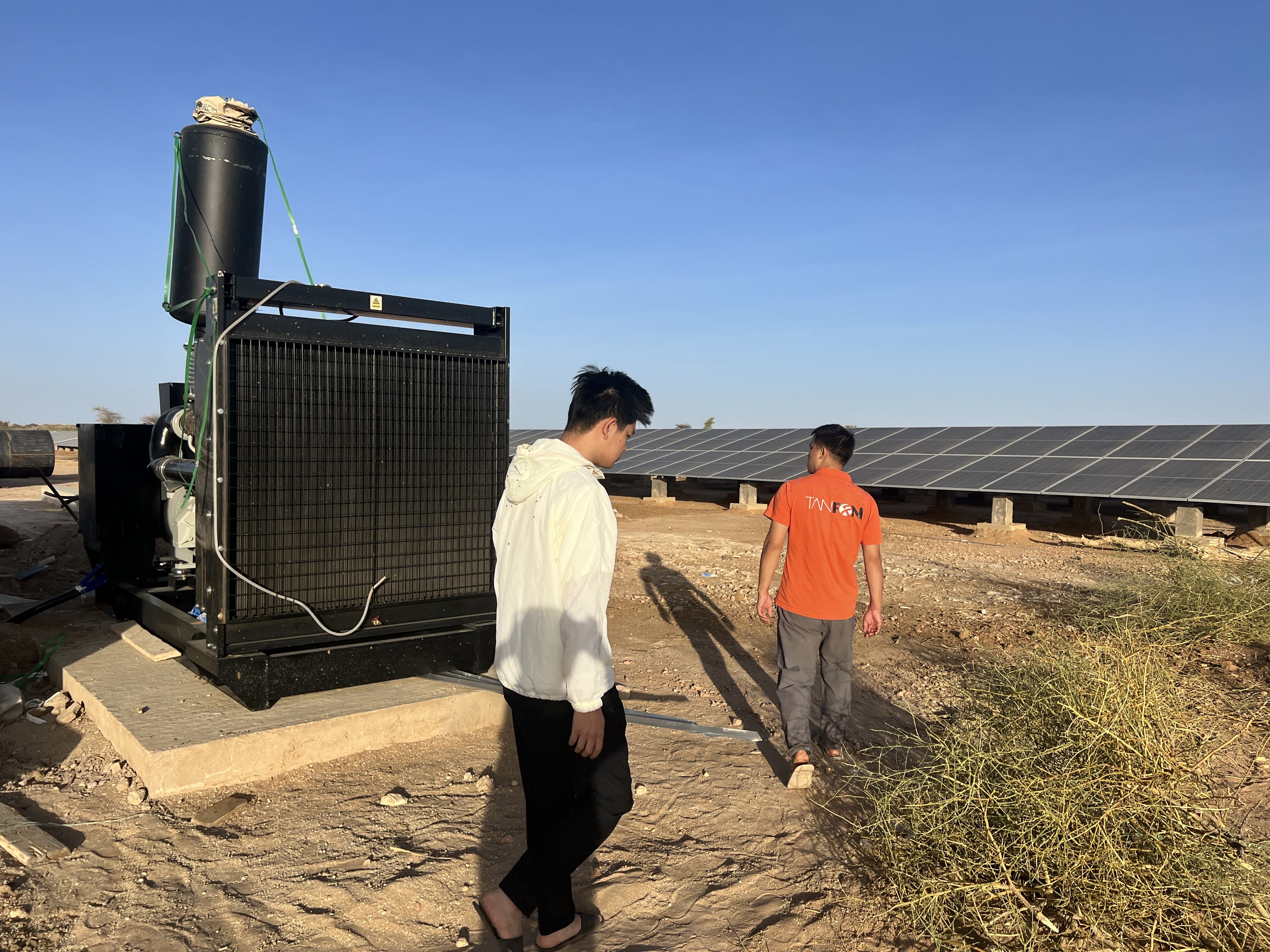 効率的で信頼性の高い200kW産業用太陽光発電システムソリューション