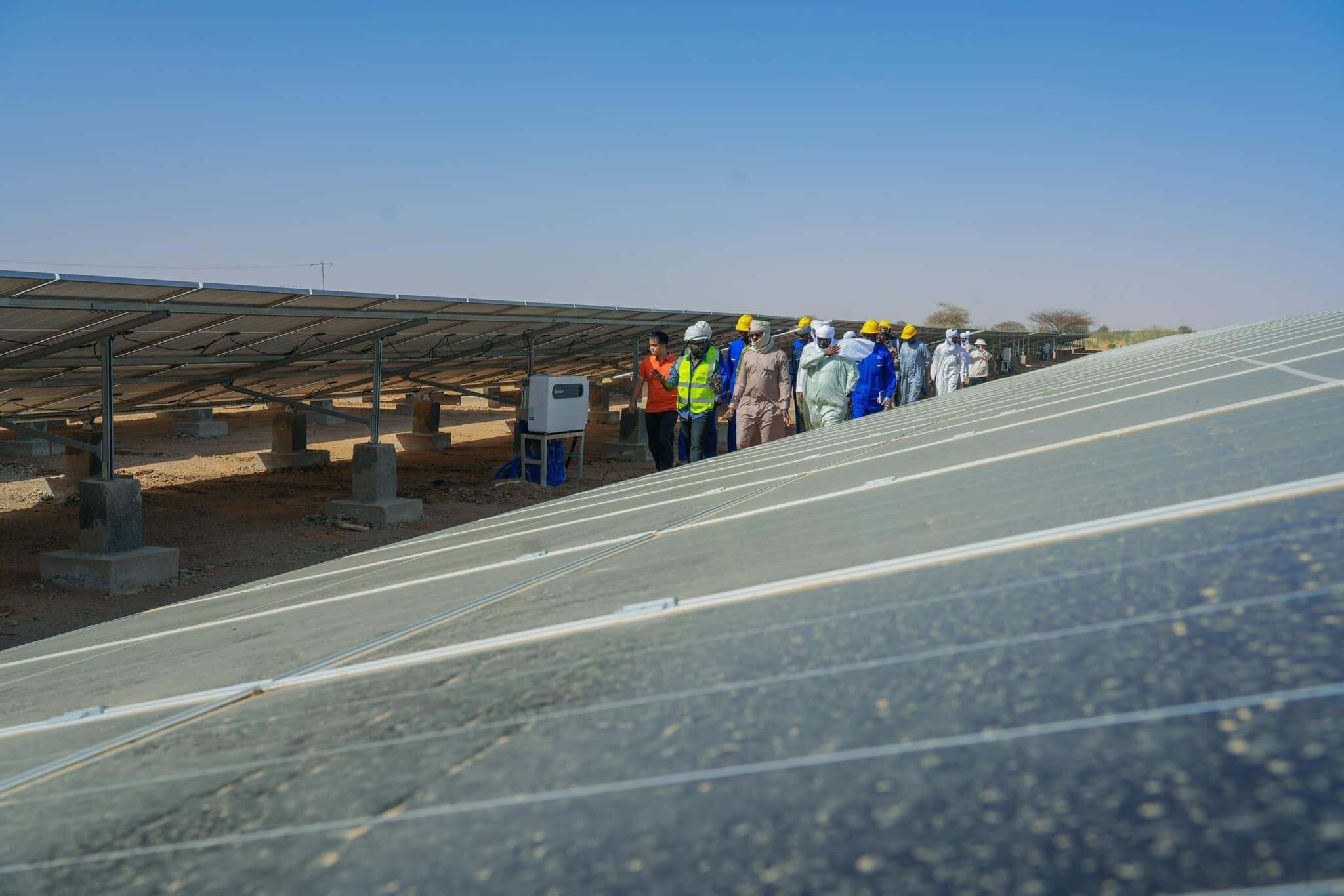 200kWの太陽光発電システムで製造工場の運用を最適化