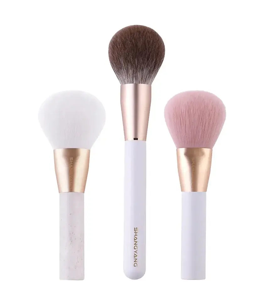 The No. 11 and No. 12 makeup bristles are 100% naturally degradable which are extracted from pure natural plants.