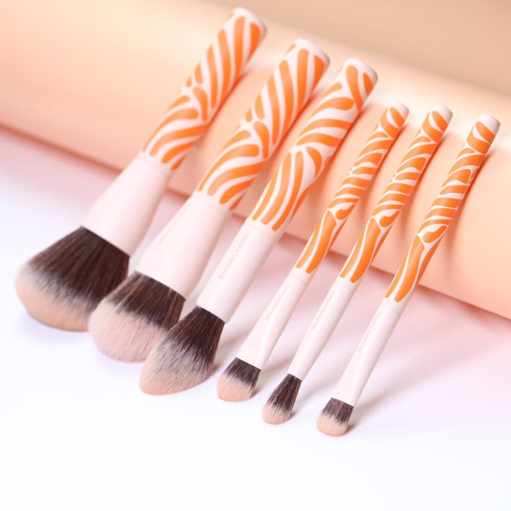 Top Eye Brushes You Need For Perfect Eye Makeup