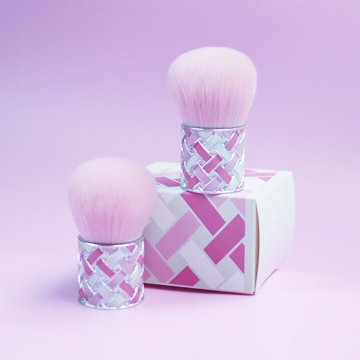 Woven Kabuki Brush