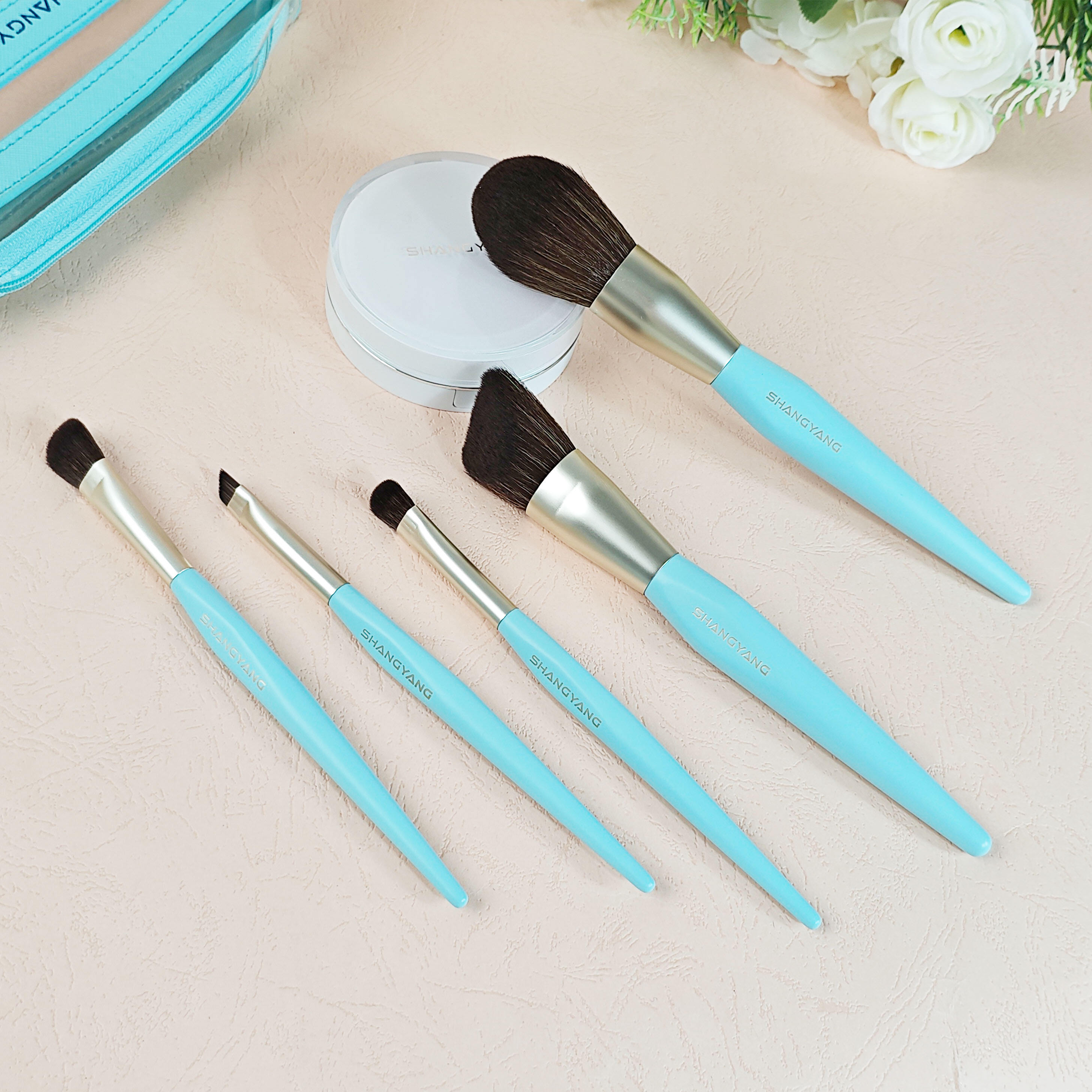 Oprettelse af din egen linje af øjens pensler: Nøgletrin og tips