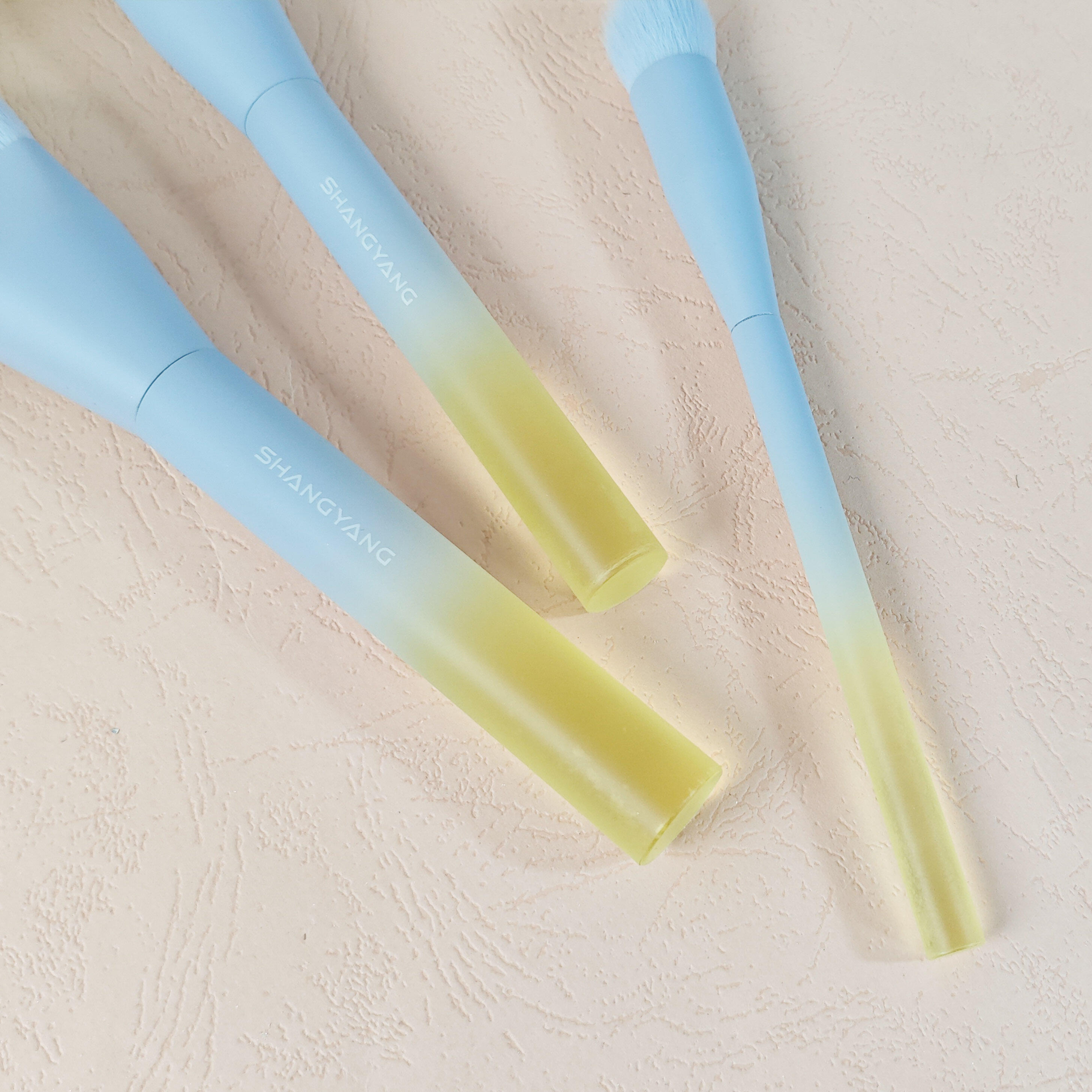 Fenntartható anyagok kiválasztása modern szemfestékező ecsetekhez