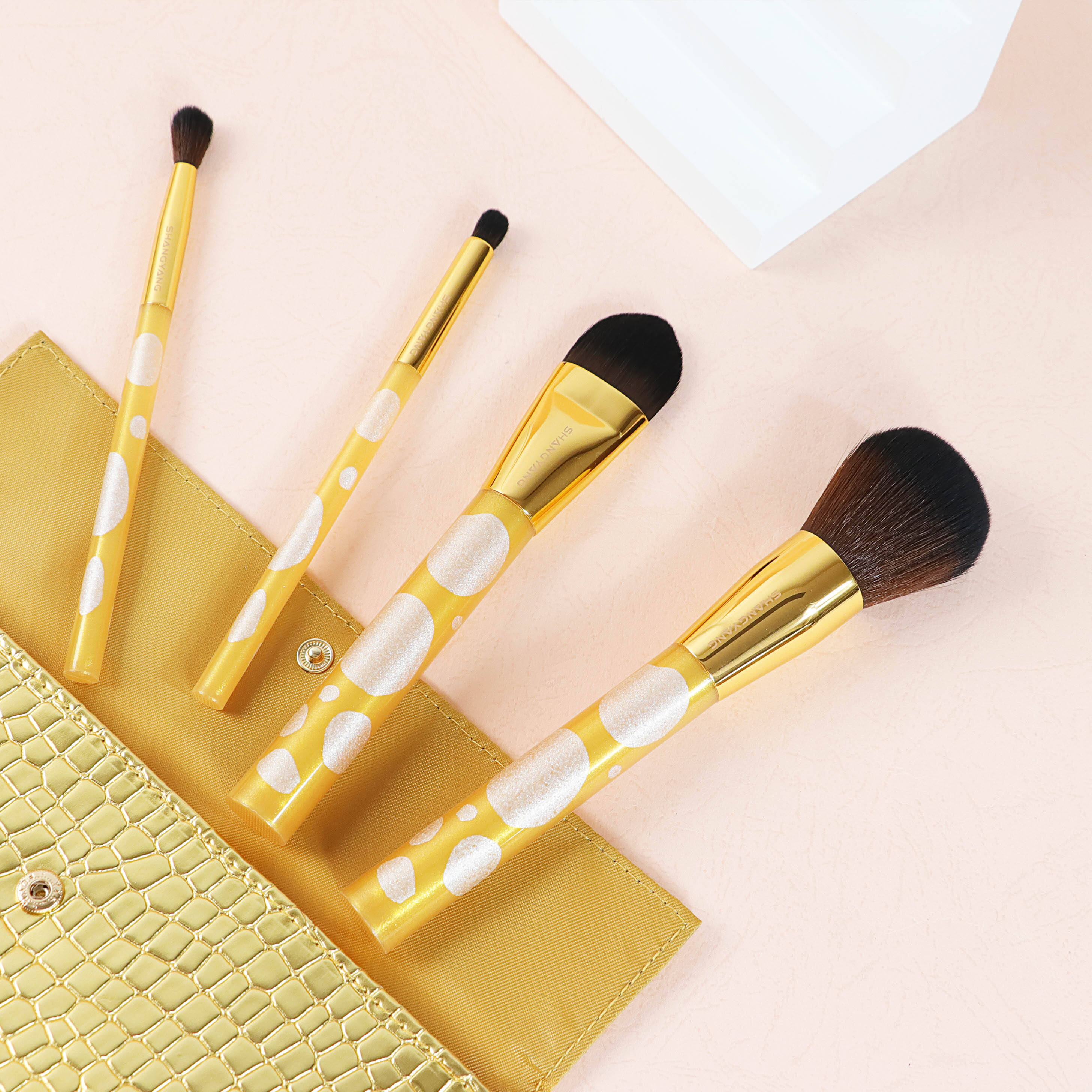 Stunning Golden Glitter Brush Set