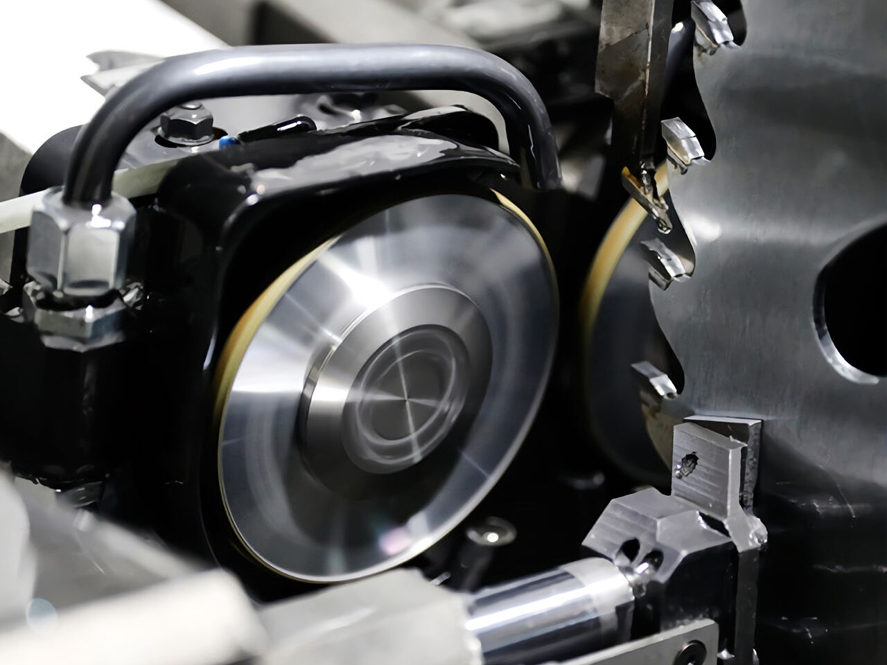 How to improve the efficiency of tooth grinding in the production process of cemented carbide?