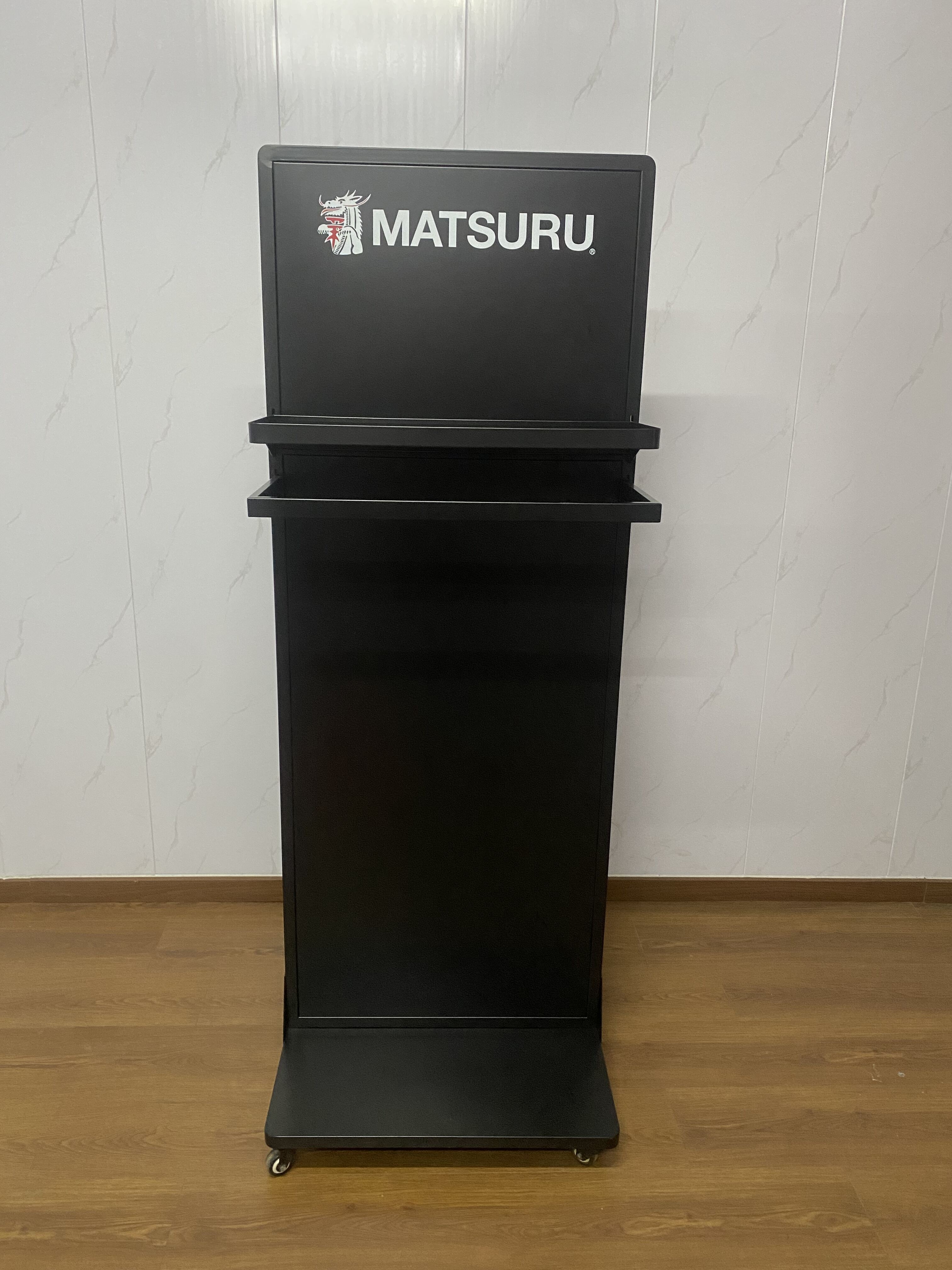 حل تخزين عمودي لتوفير المساحة