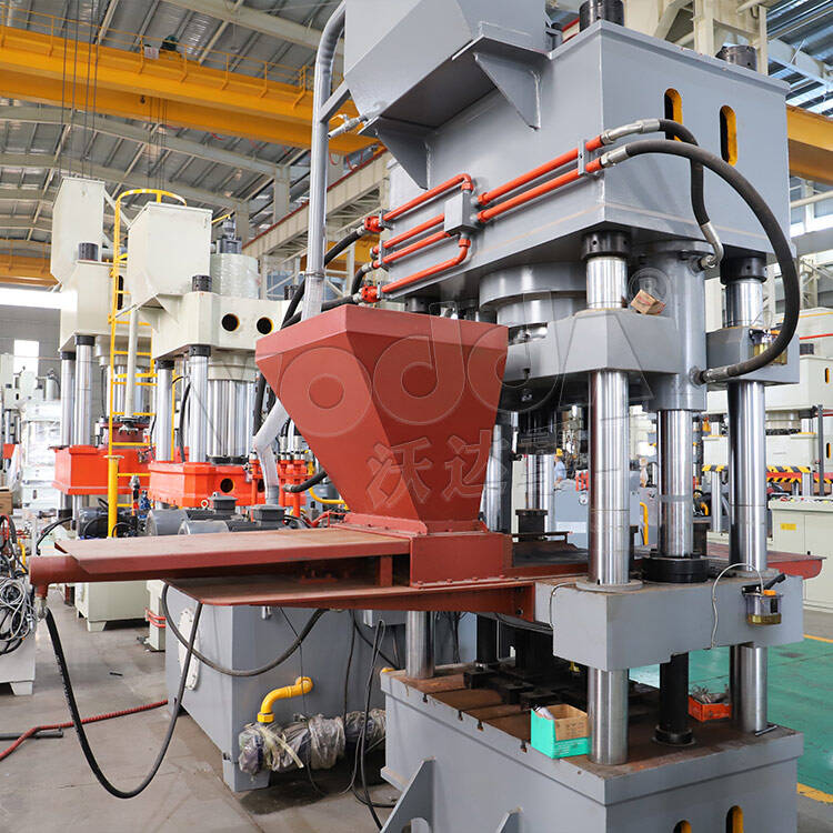 Automatic powder feeding device