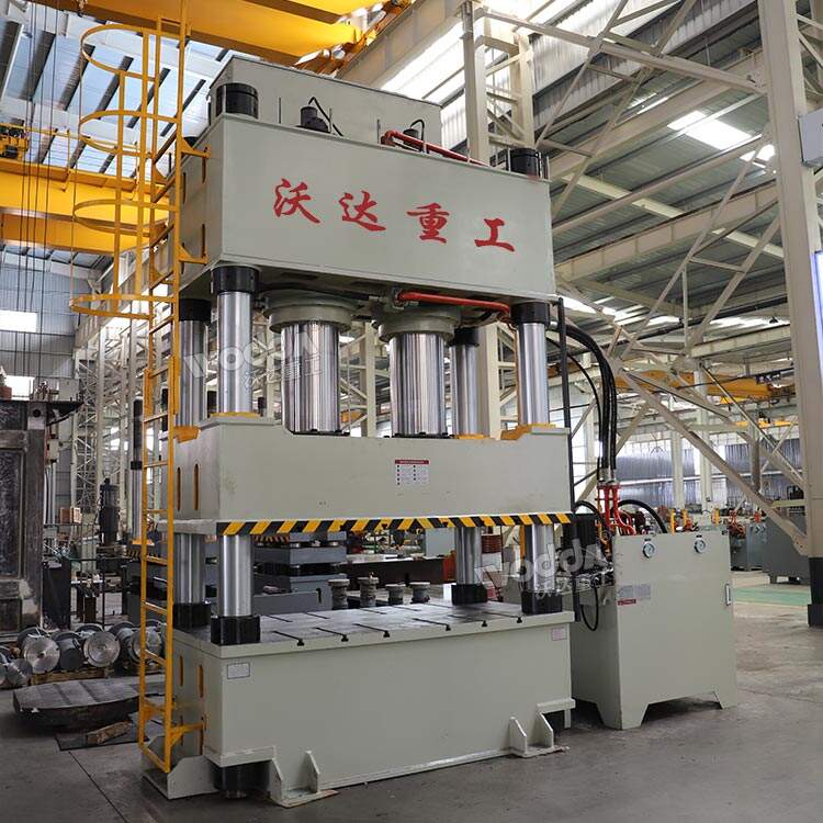 1000 ton three-beam four-column hydraulic press