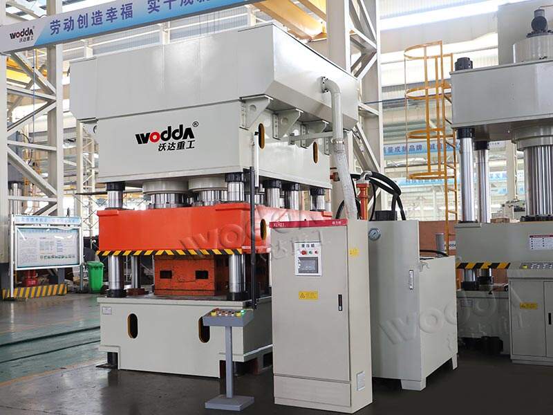 3000 tons steel door embossing machine