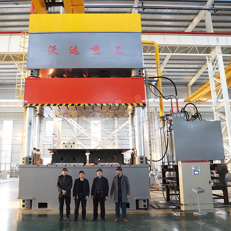 2000 ton four-column hydraulic press machine inspection in workshop