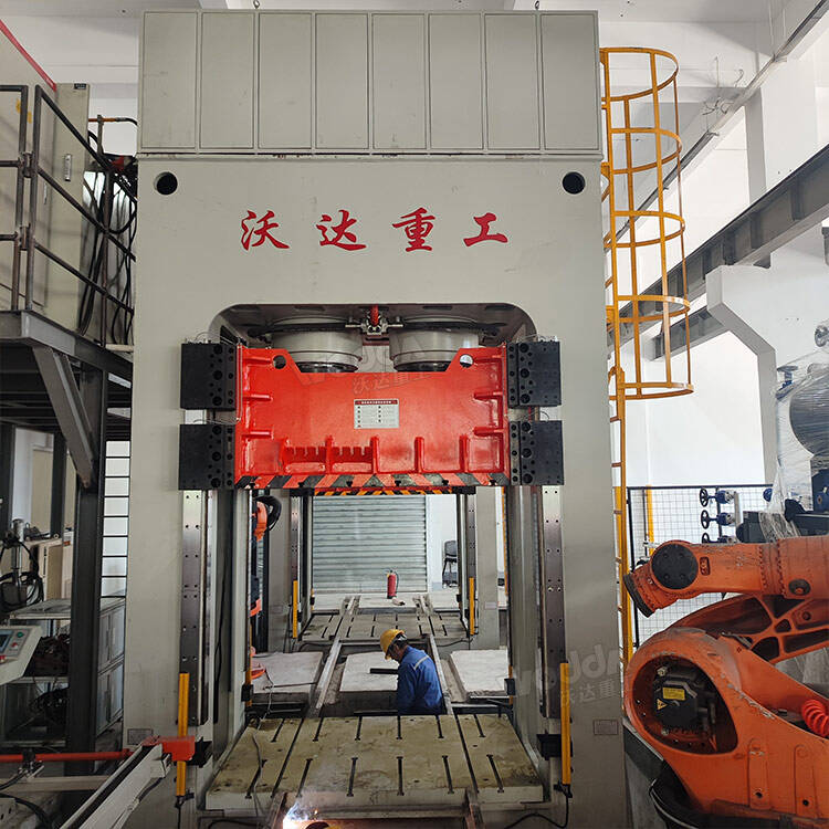 800-ton composite hydraulic press customer site