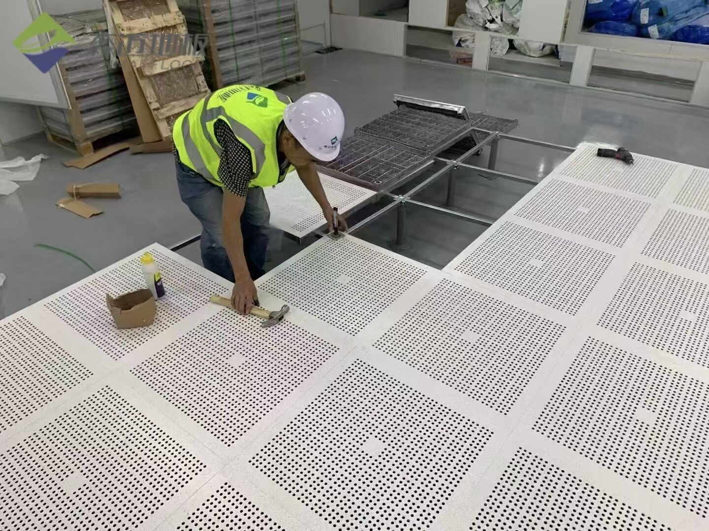 Penyelesaian Lantai Akses Terangkat Aluminium Kilang Premium