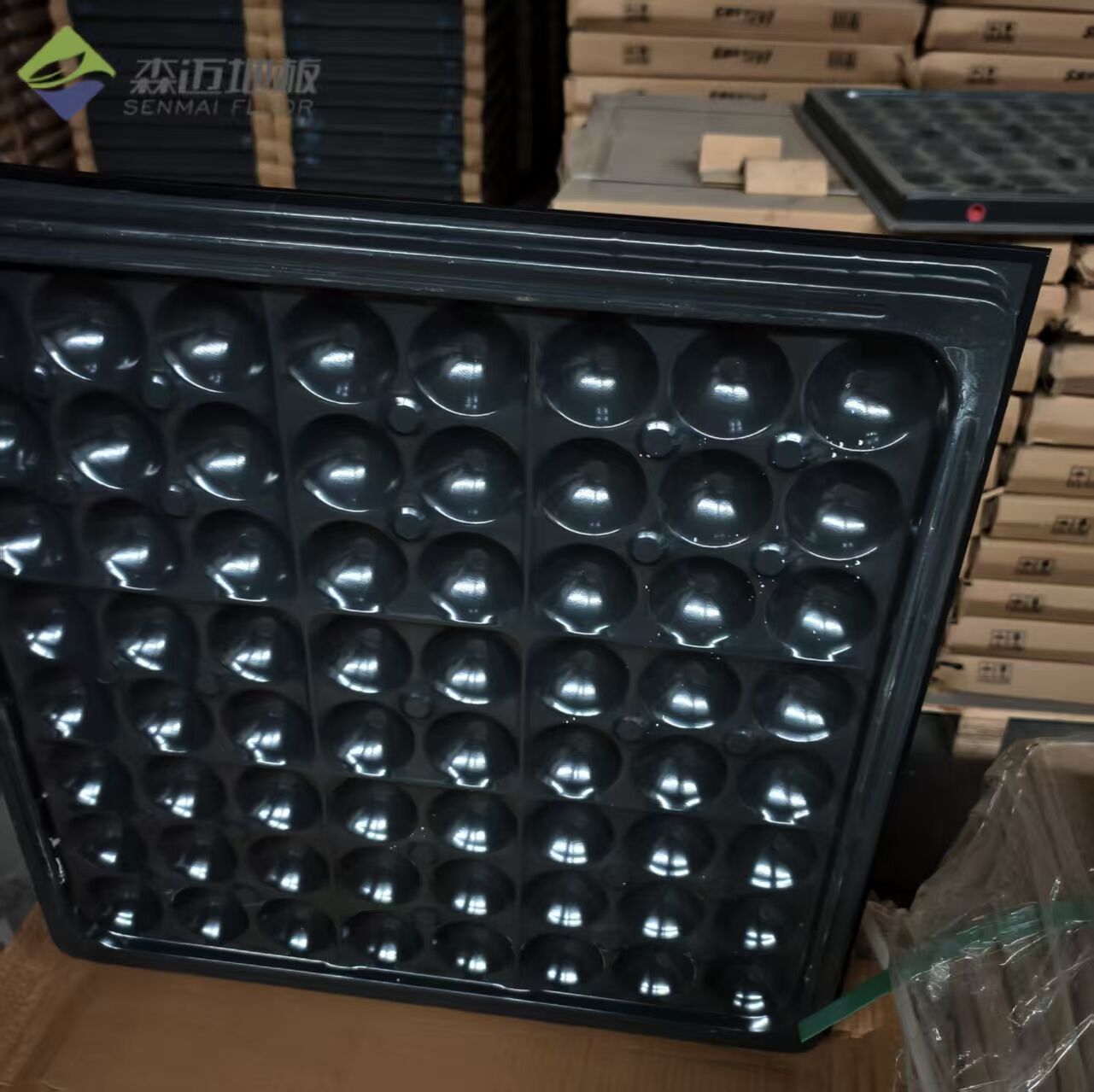 Premium rešitve za modularne dvignjene podlage za uradne prostore