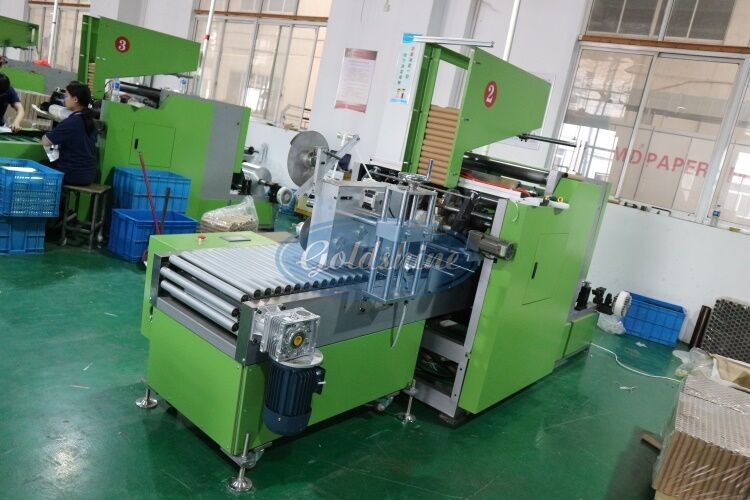 machine de refendage et de rembobinage de feuilles d'aluminium fabriquée en Chine avec machine d'étiquetage