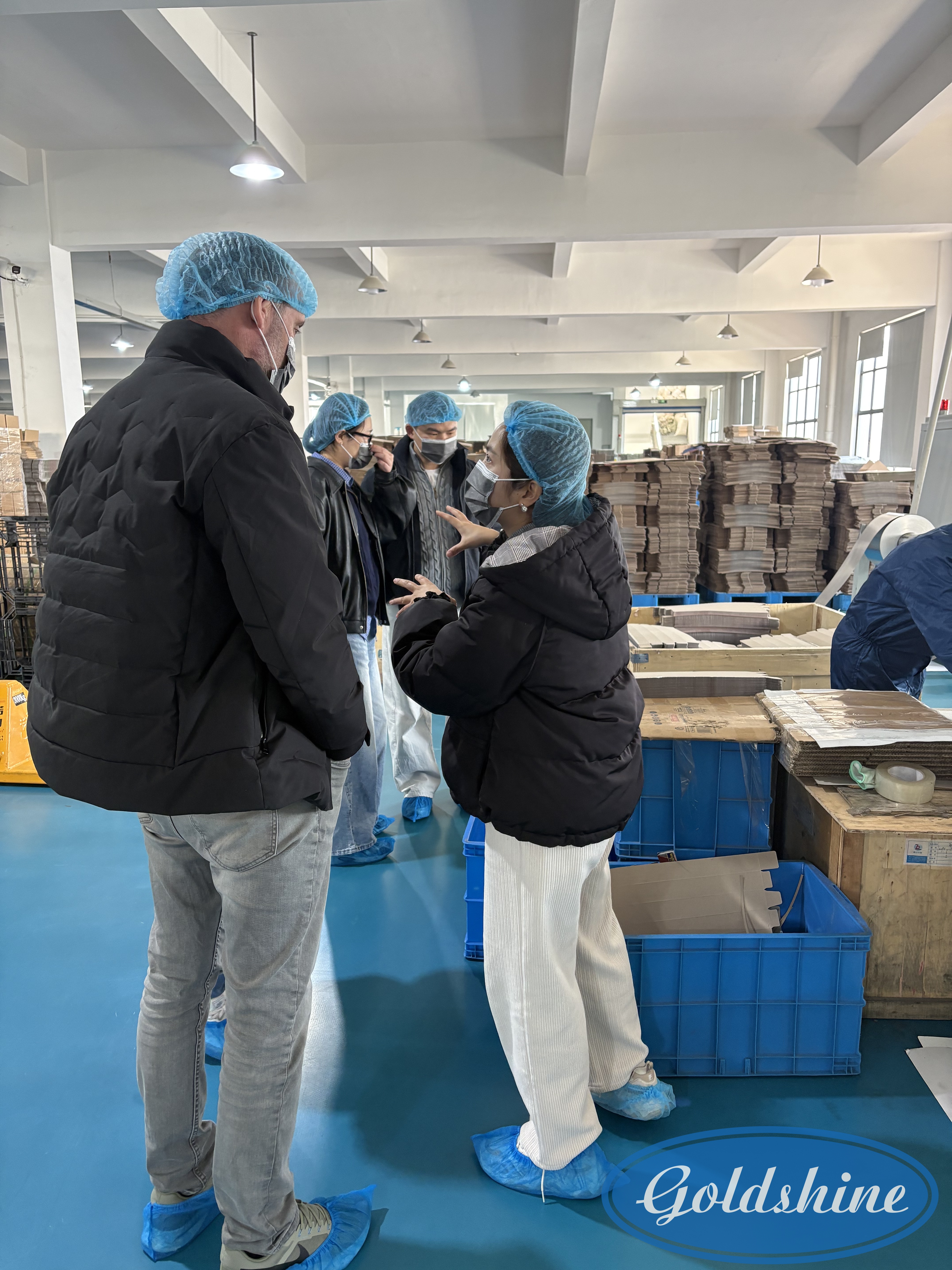 Franse kliëntdelegasie besoek Goldshine om voedselgraad-aluminiumfolie te inspekteer