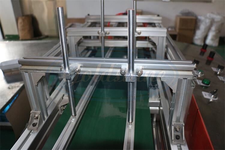 Maschine zur Herstellung von Einweg-Aluminiumfolien-Lebensmittelbehältern