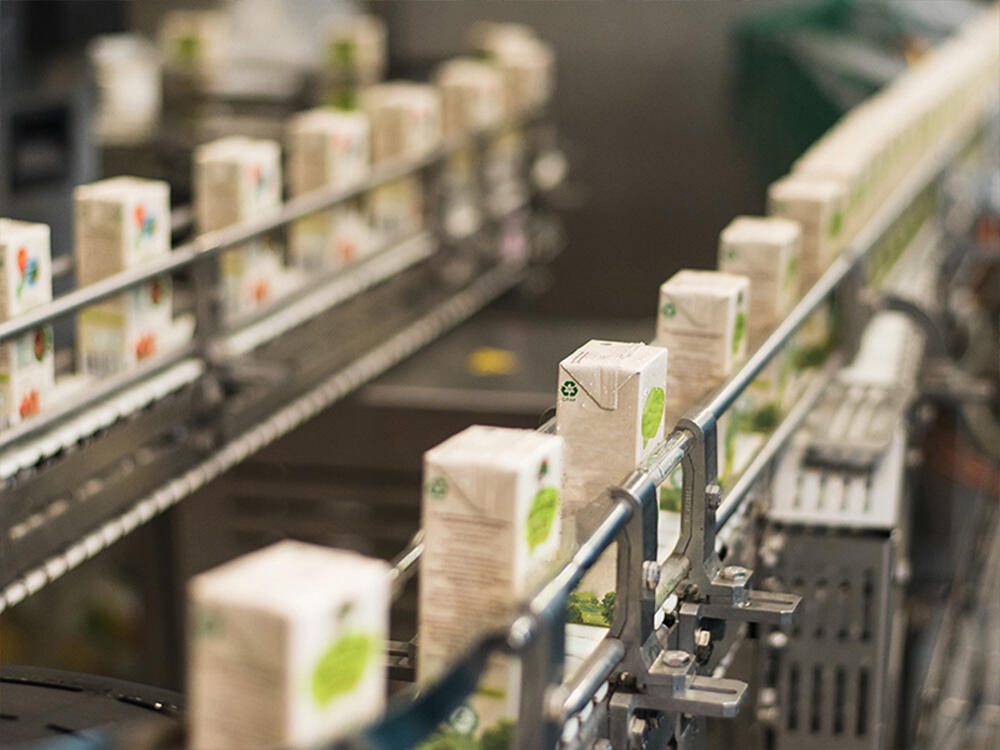 15000BPH Linka na plnění mléčných PET lahví v aseptickém prostředí && 7500BPH Aseptická linka na plnění cihliček