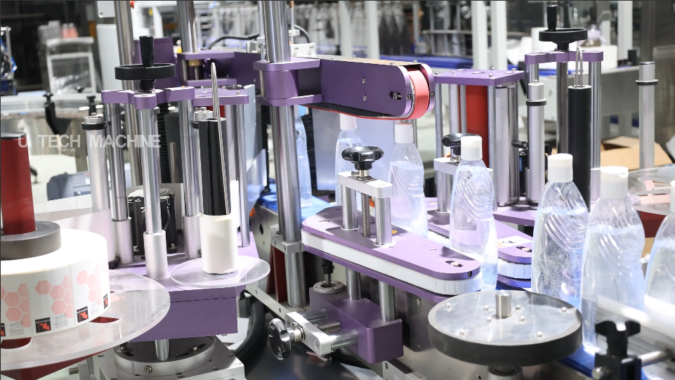 Linear servo liquid filling machine