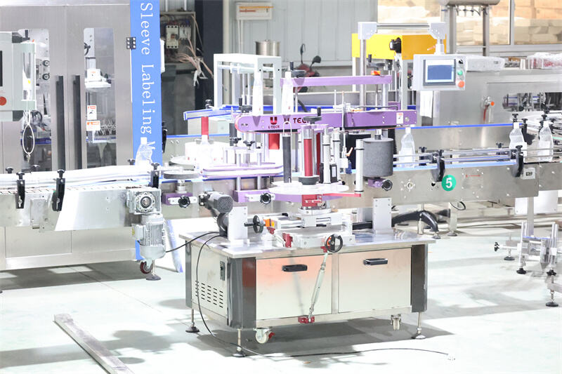 4. sticker labeling machine.jpg