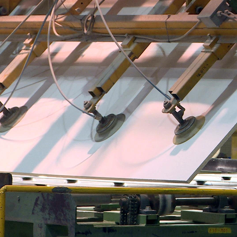 Efficient Handling: Pneumatic Suction Cups for Laminate and Fiberboard