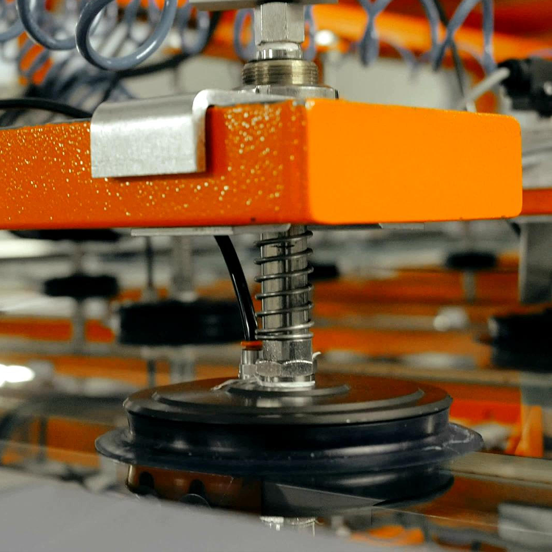Industrial-Grade Suction Lifting Equipment: Masterfully Handle Glass with Precision