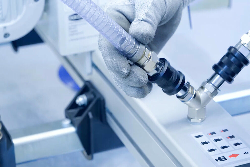 762002bc4a87_Picture_Thumbnail_Media-Center_5091_How-To_VacuMaster-Change-hand-slide-valve-suction-c.jpg