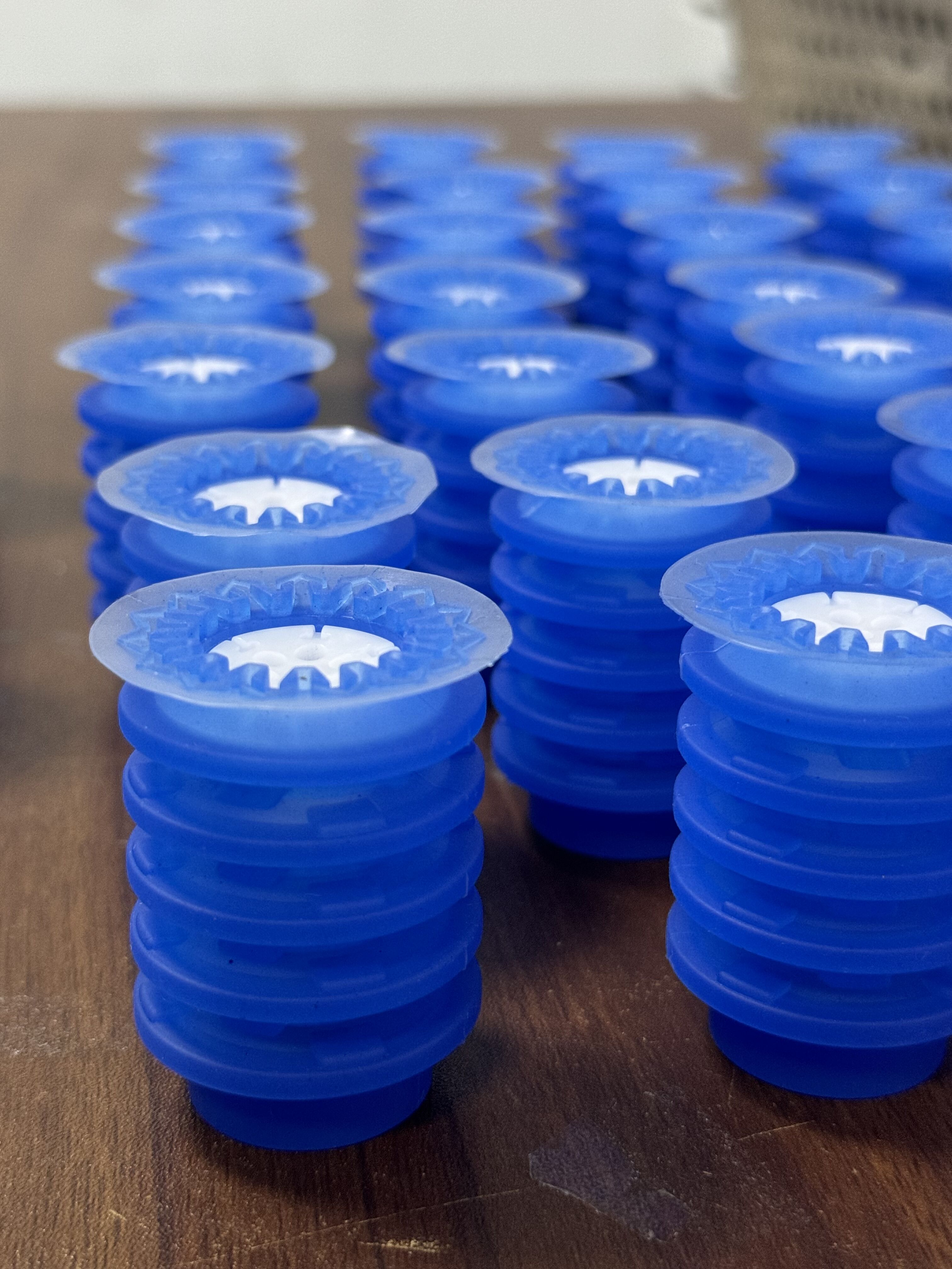 What Are the Common Usage Issues with Silicone Suction Pads?