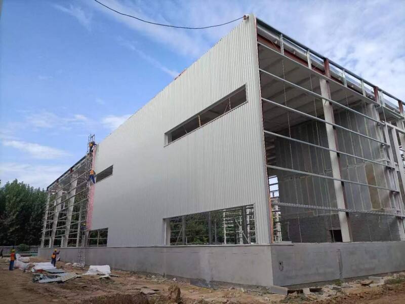 Pertimbangan Keselamatan dalam Desain Bangunan Struktur Baja