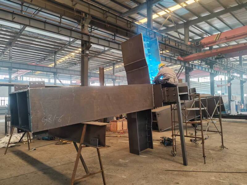 Structure en acier : L'épine dorsale des infrastructures modernes