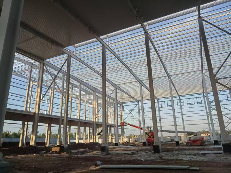 راه‌حل‌های نوآورانه سقف‌بندی برای ساختمان‌های فولادی