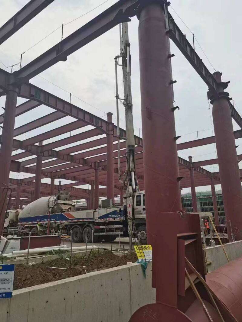 ساختمان‌های فولادی: سازگاری با شرایط آب‌وهوایی شدید