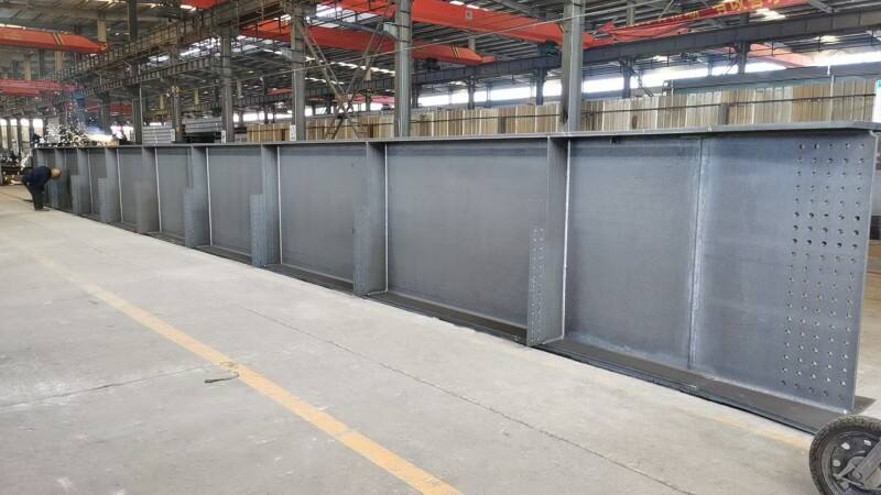 Analyse de la performance sismique des structures en acier dans les zones sujettes aux séismes