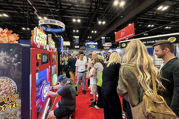 SUNZEE received unprecedented popularity at the IAAPA North America show in Orlando, USA in 2024, with customers eager to experience smart products