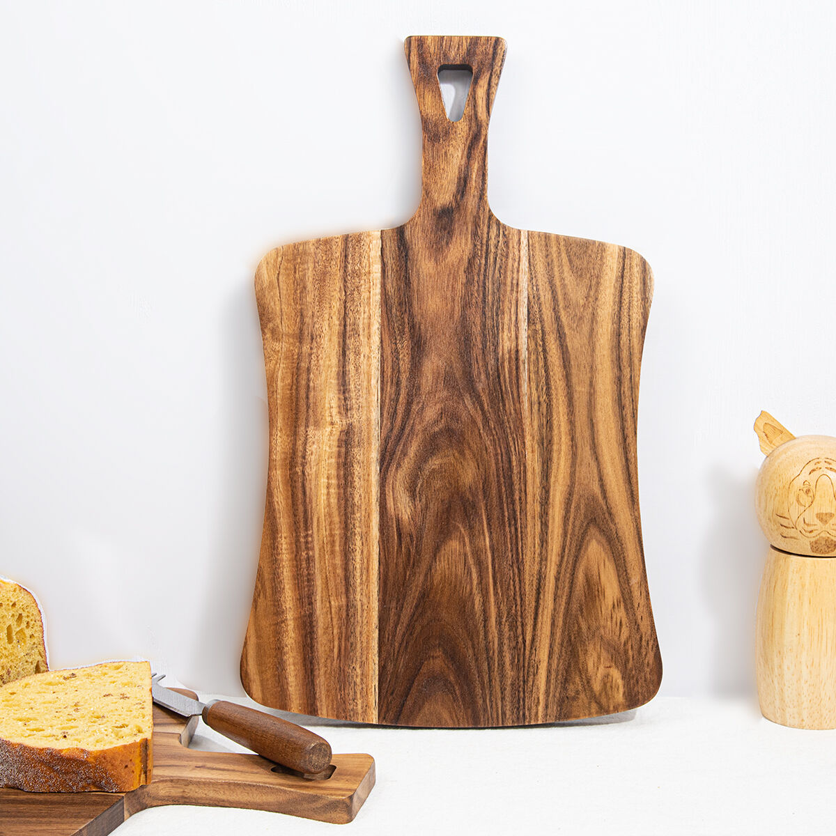 Elevate Your Entertaining with a Personalized Charcuterie Board