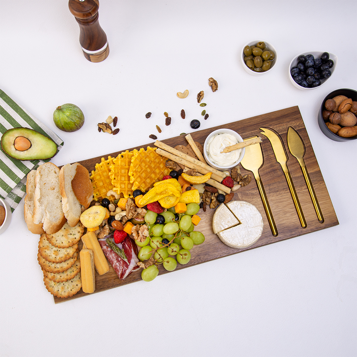 How Can Custom Cheese Boards Impress Your Guests