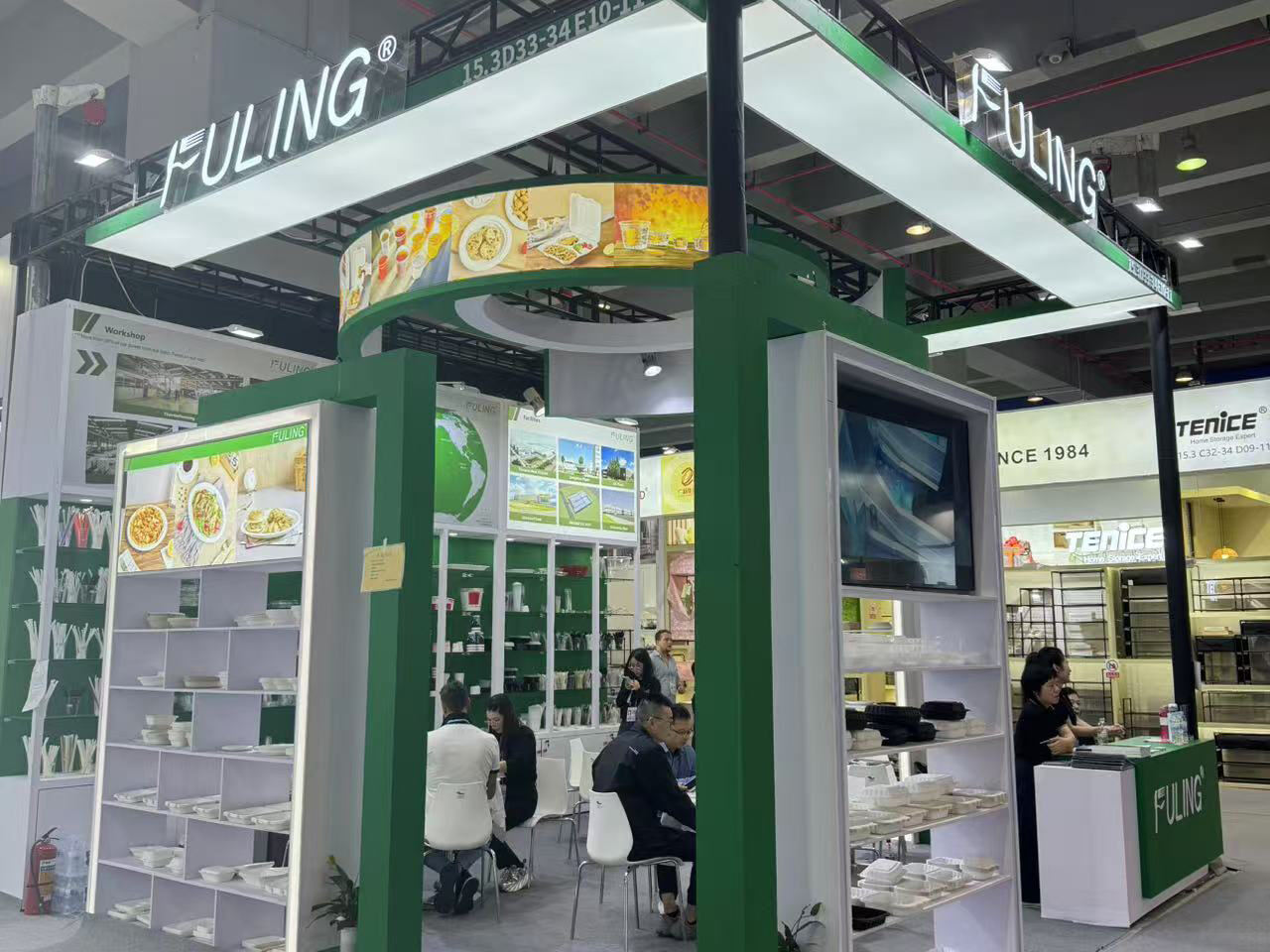 Fuling Showcases Compostable Disposable Tableware Products at the Canton Fair